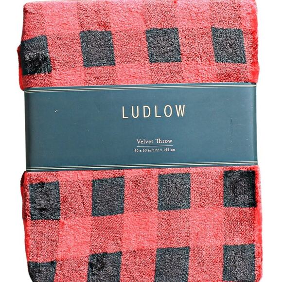 Ludlow Velvet Buffalo Check Plaid Throw Black & Red Cozy Soft Lightweight - Picture 2 of 10